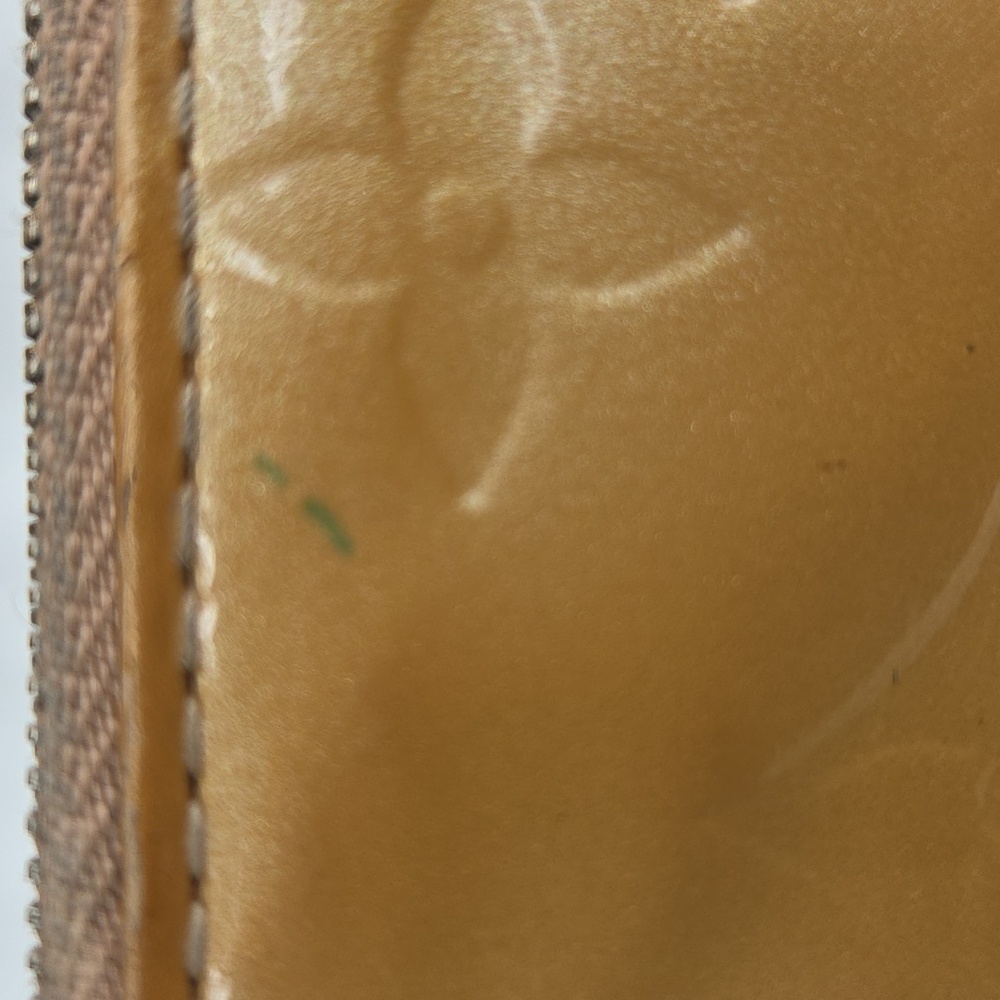 Louis Vuitton Vernis Key Ring Pouch Gold - Picture 11 of 17